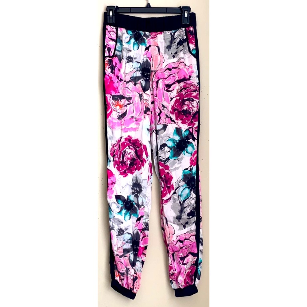 🆕 LISTING!! BISOU BISOU FLORAL SATIN JOGGERS